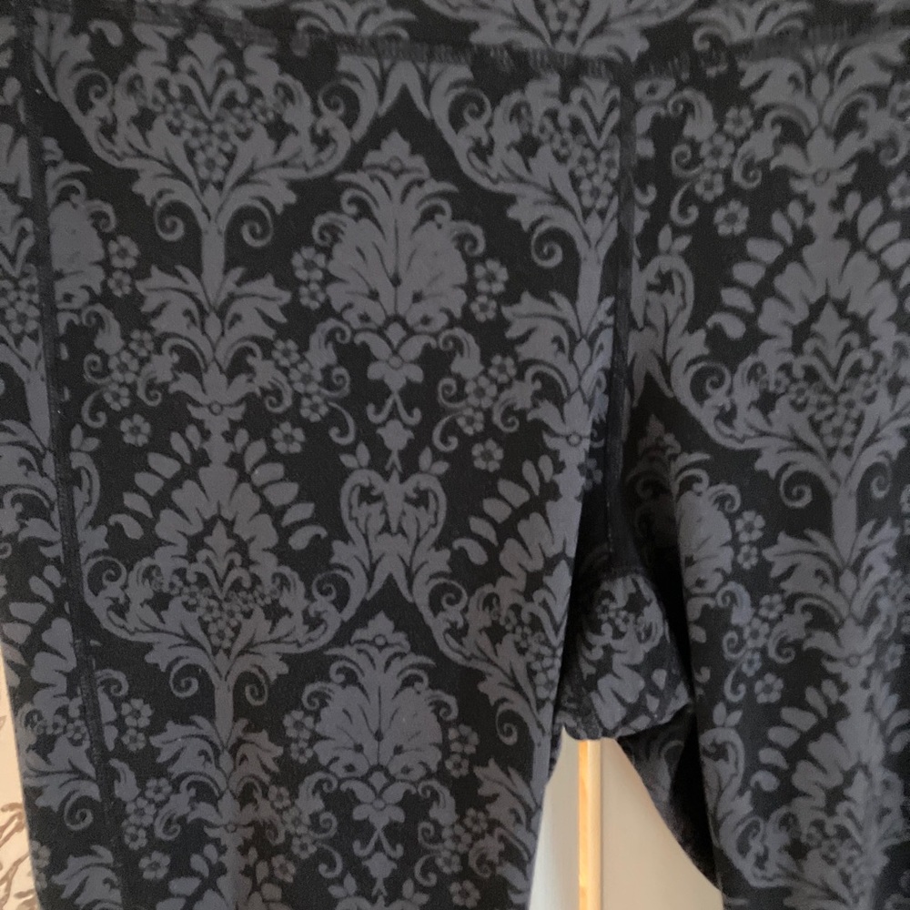 Athleta Medium Yoga Tights Patterned - image 7